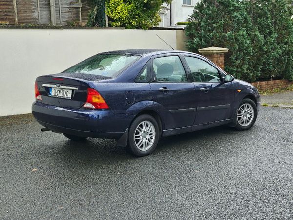 Ford Focus Saloon, Petrol, 2001, Blue