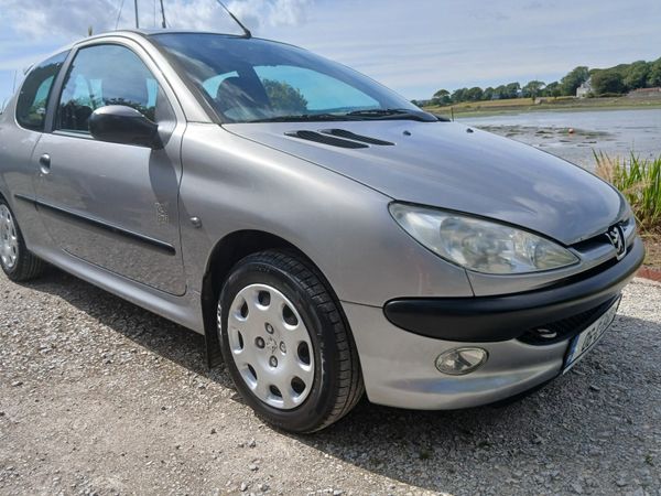 Peugeot 206 Hatchback, Petrol, 2006, Silver