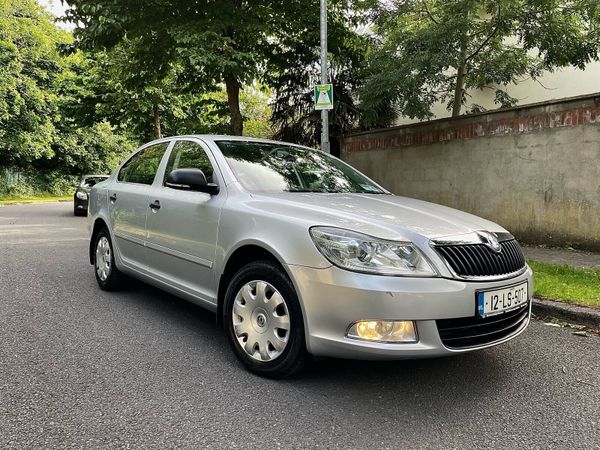 Skoda Octavia Saloon, Diesel, 2012, Silver