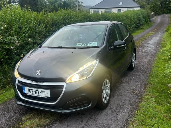 Peugeot 208 Hatchback, Petrol, 2016, Grey