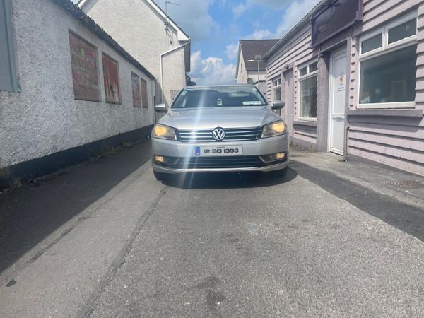 Volkswagen Passat Saloon, Diesel, 2012, Silver