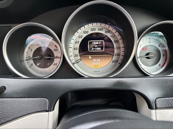 Mercedes-Benz C-Class Saloon, Diesel, 2011, Black