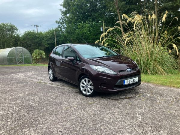Ford Fiesta Hatchback, Diesel, 2010, Red