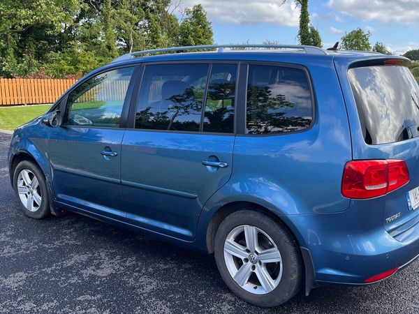 Volkswagen Touran MPV, Diesel, 2014, Blue