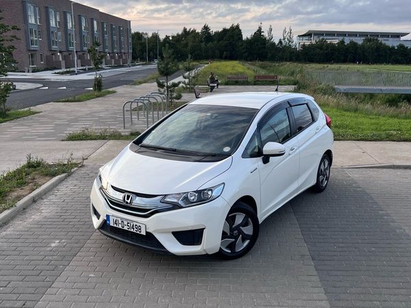 Honda Fit Hatchback, Petrol Hybrid, 2014, White