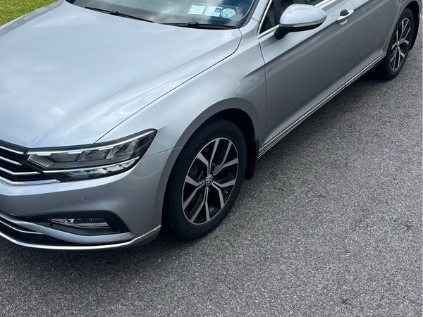 Volkswagen Passat Saloon, Diesel, 2020, Grey