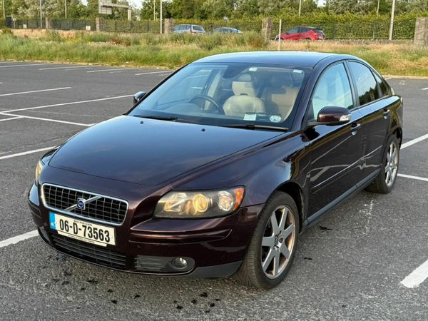 Volvo S40 Saloon, Petrol, 2006, Purple