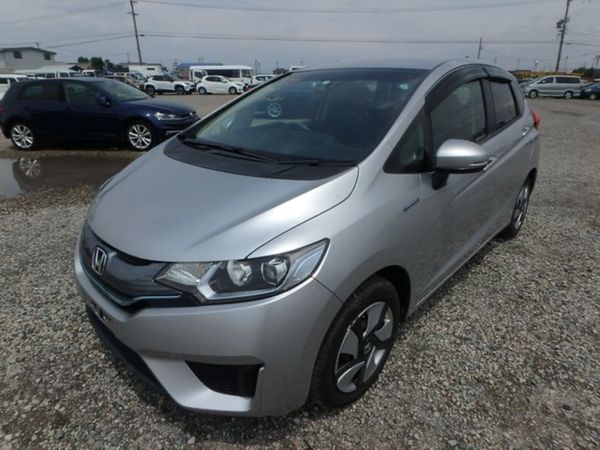 Honda Fit Hatchback, Petrol Hybrid, 2014, Silver