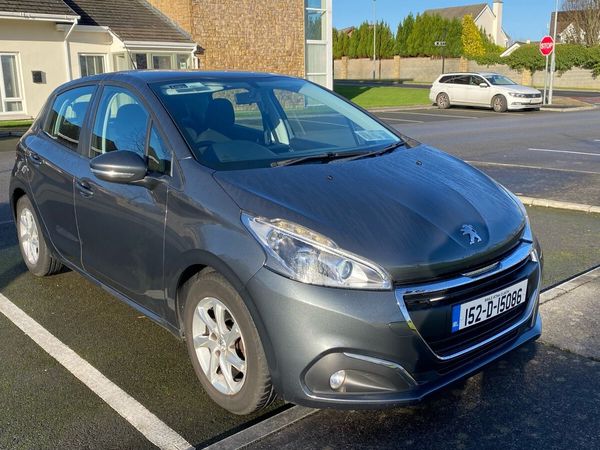 Peugeot 208 Hatchback, Petrol, 2015, Grey