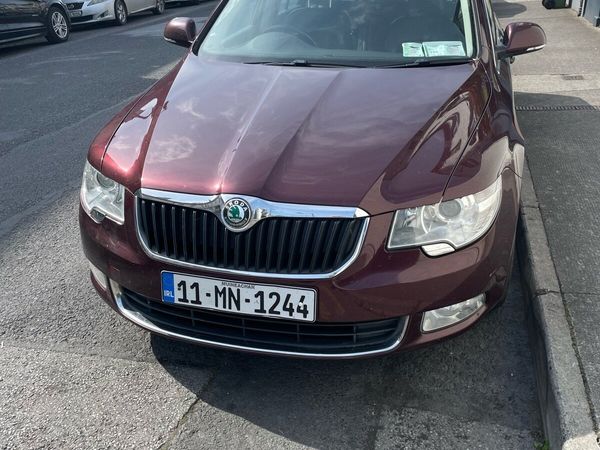 Skoda Superb Saloon, Diesel, 2011, Red