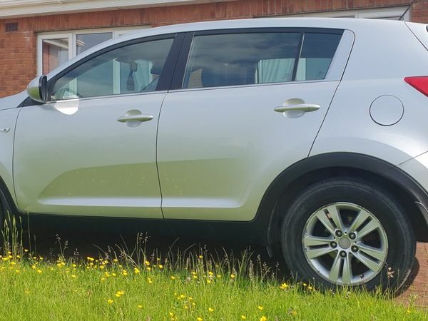 Kia Sportage SUV, Diesel, 2011, Silver