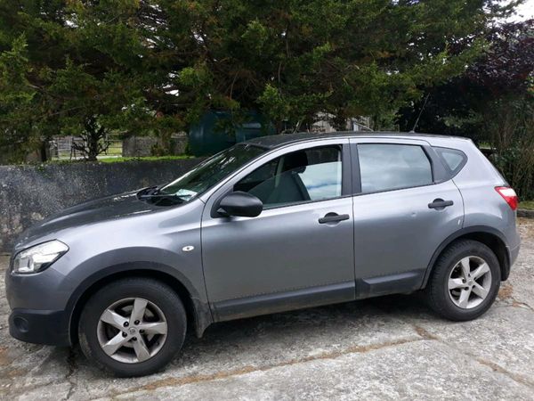 Nissan Qashqai Estate/Jeep, Diesel, 2012, Grey