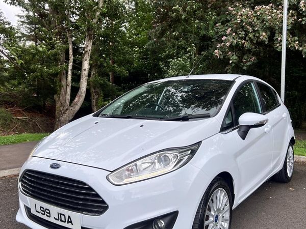 Ford Fiesta Hatchback, Petrol, 2013, White