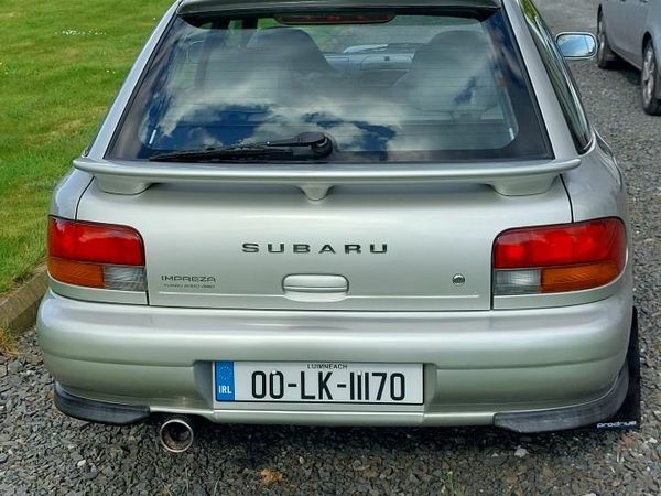 Subaru Impreza Estate, Petrol, 2000, Silver