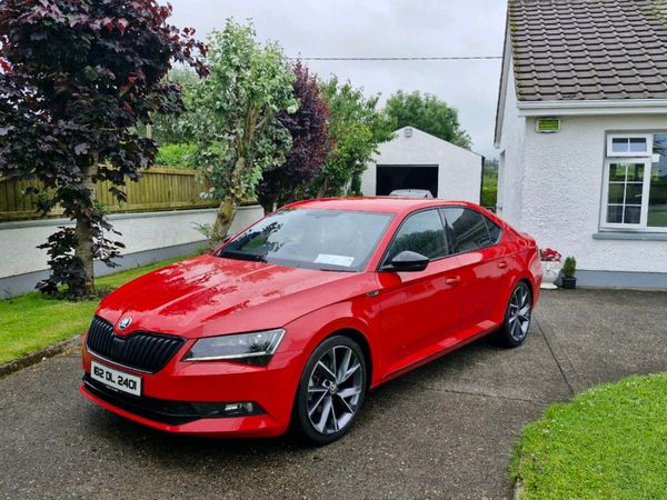 Skoda Superb Hatchback, Diesel, 2016, Red