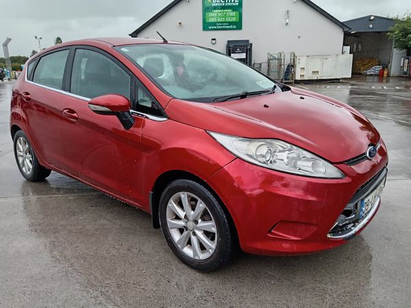 Ford Fiesta Hatchback, Diesel, 2009, Red