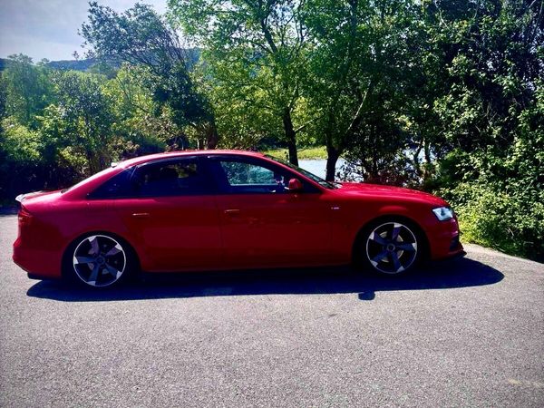 Audi A4 Saloon, Diesel, 2013, Red