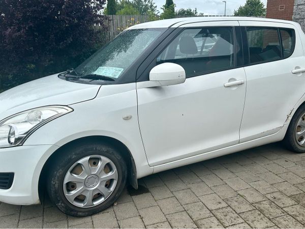 Suzuki Swift Hatchback, Petrol, 2011, White
