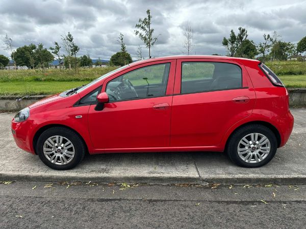 Fiat Punto Hatchback, Petrol, 2016, Red