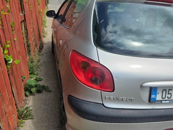 Peugeot 206 Hatchback, Petrol, 2005, Silver