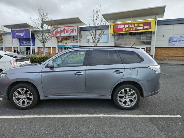 Mitsubishi Outlander SUV, Petrol Plug-in Hybrid, 2015, Grey