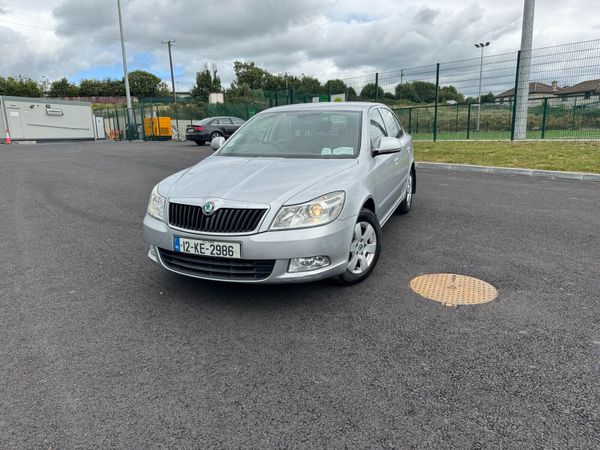 Skoda Octavia Saloon, Diesel, 2012, Silver