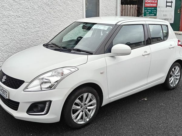 Suzuki Swift Hatchback, Petrol, 2015, White