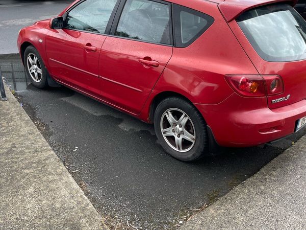 Mazda Mazda3 Hatchback, Petrol, 2005, Red