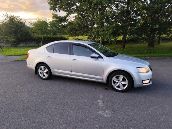 Skoda Octavia Hatchback, Diesel, 2016, Silver
