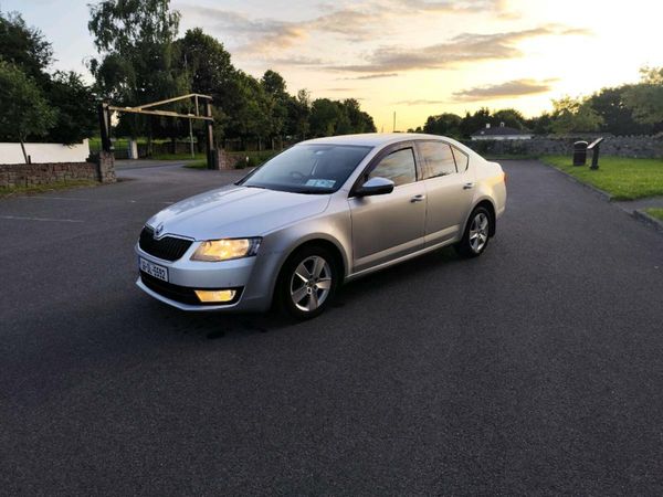 Skoda Octavia Hatchback, Diesel, 2016, Silver