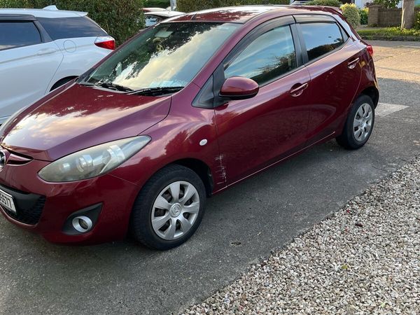 Mazda Demio MPV, Petrol, 2012, Red