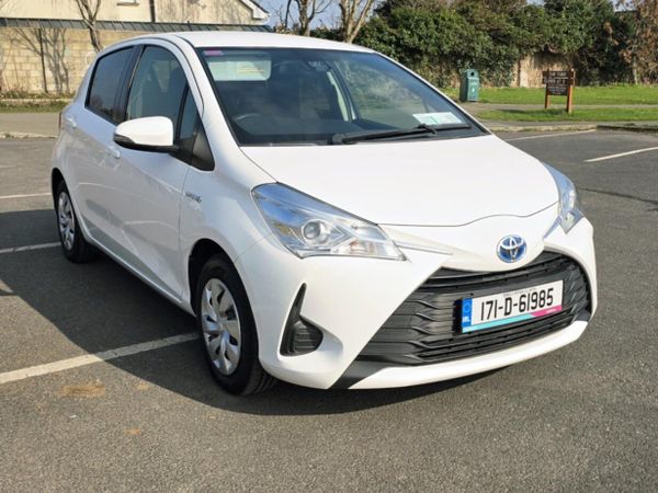 Toyota Vitz Hatchback, Petrol Hybrid, 2017, White