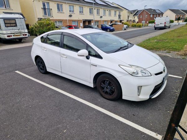 Toyota Prius Hatchback, Petrol Hybrid, 2012, White