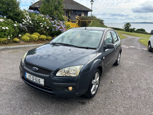 Ford Focus Hatchback, Petrol, 2006, Grey