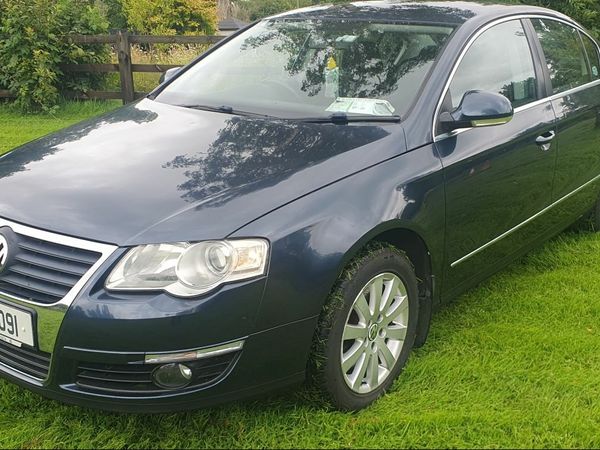Volkswagen Passat Saloon, Petrol, 2009, Blue
