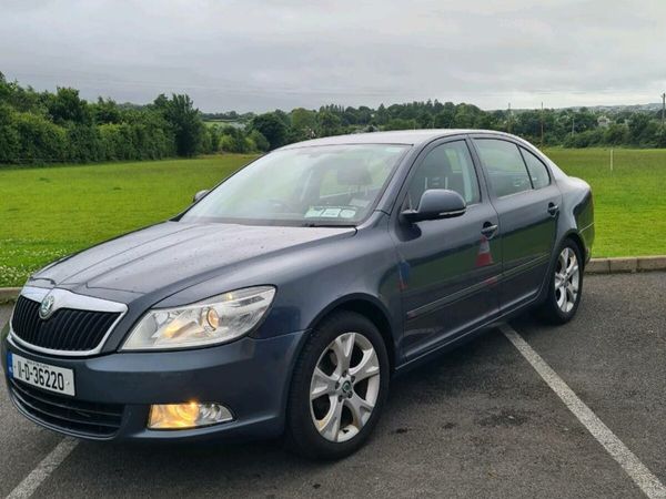 Skoda Octavia Saloon, Diesel, 2011, Grey