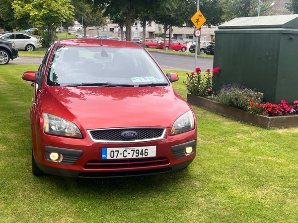 Ford Focus Hatchback, Petrol, 2007, Red