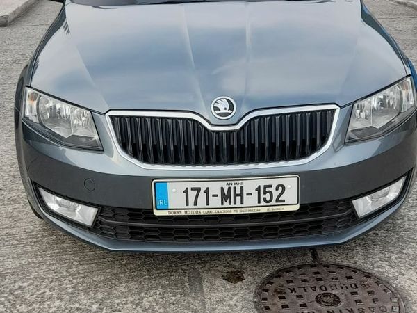 Skoda Octavia Saloon, Diesel, 2017, Grey