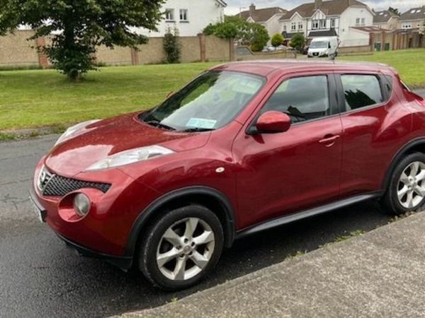 Nissan Juke SUV, Petrol, 2011, Red