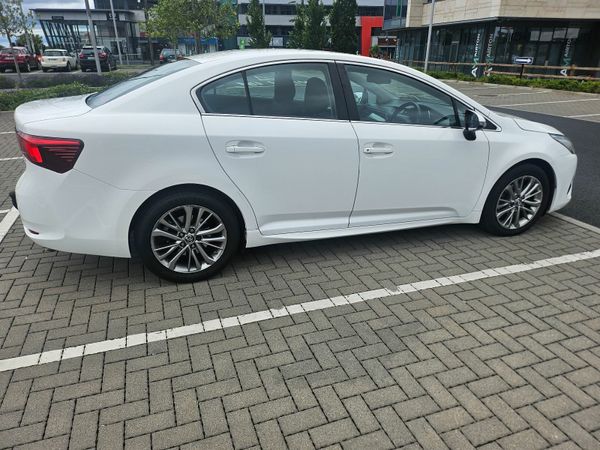Toyota Avensis Saloon, Diesel, 2016, White