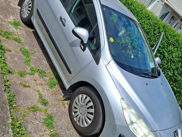 Peugeot 308 Hatchback, Petrol, 2009, Grey