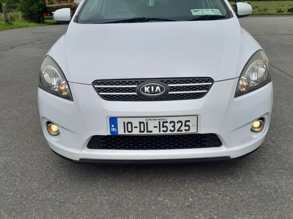 Kia Ceed Hatchback, Diesel, 2010, White