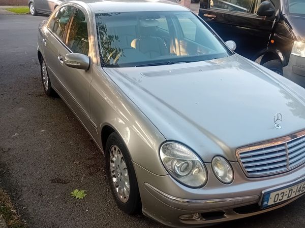 Mercedes-Benz E-Class Saloon, Petrol, 2003, Silver