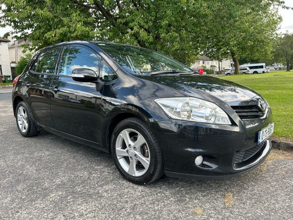 Toyota Auris Hatchback, Diesel, 2010, Black