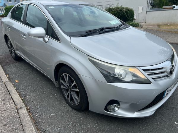 Toyota Avensis Saloon, Diesel, 2012, Silver