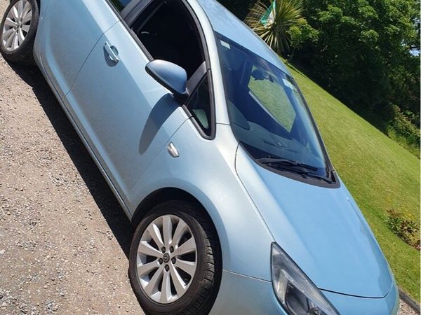 Opel Astra Hatchback, Petrol, 2010, Blue