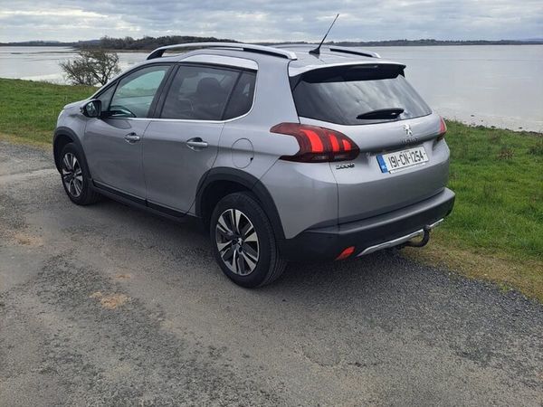 Peugeot 2008 Hatchback, Petrol, 2019, Grey