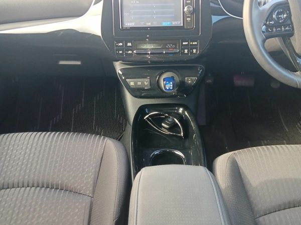 Toyota Prius Hatchback, Petrol Hybrid, 2018, White