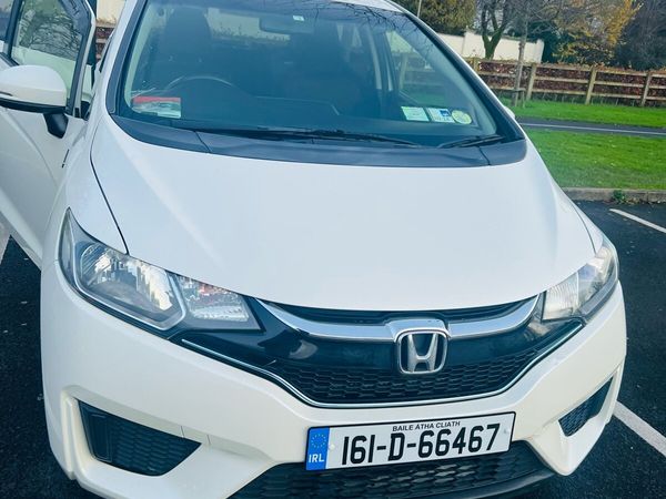 Honda Fit Hatchback, Petrol Hybrid, 2016, White