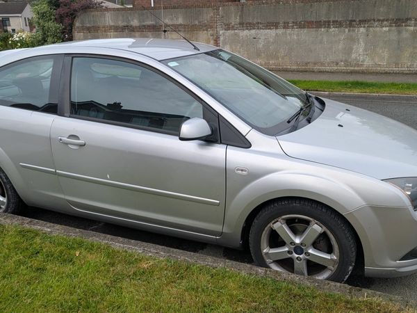 Ford Focus Hatchback, Petrol, 2008, Silver